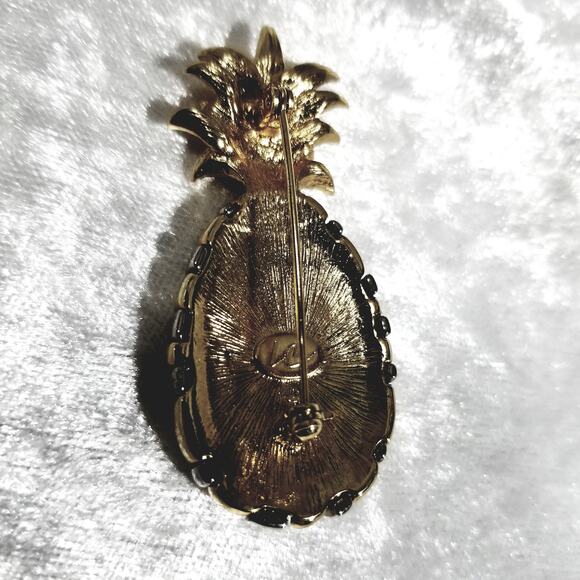 LC pineapple vintage Liz Claiborne 2 1/2"x1" brooch 1.1884 - Picture 2 of 6